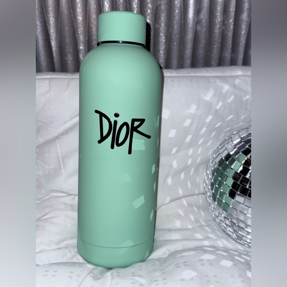 Dior Authentic Green vacuume insulated Water Bottle 16 oz. New with box